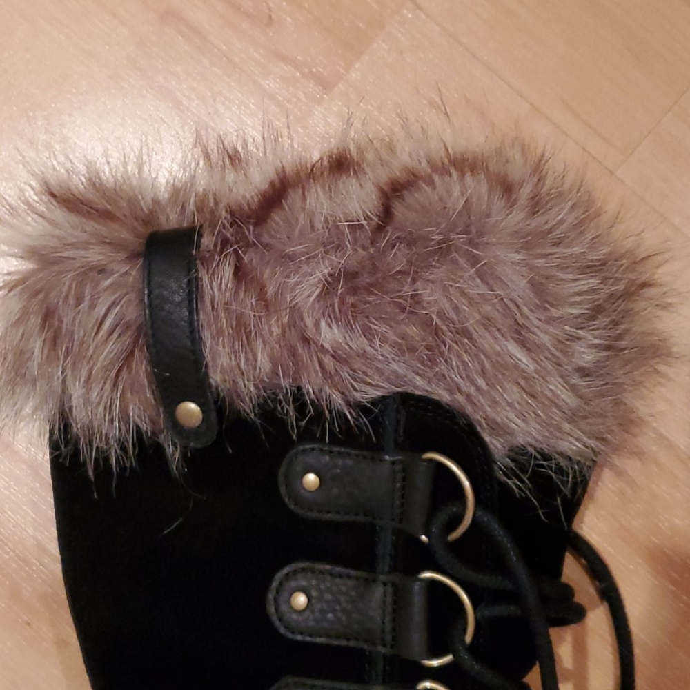 Boots - Picture 4 of 4